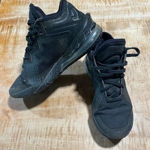 Nike LeBron 18 Low - size mens 9 - Basketball shoe - CV7562-004